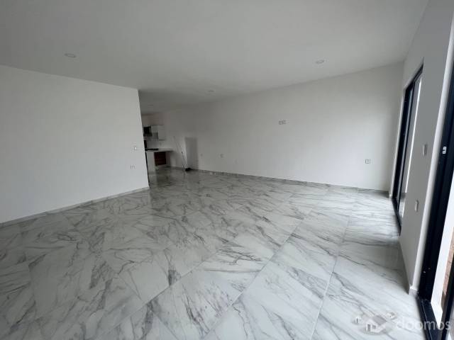 Casa en venta con alberca en el Fraccionamiento Lomas de la Rioja