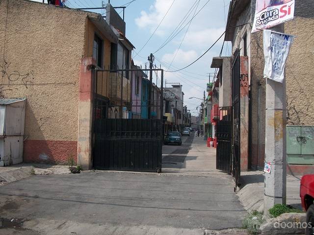 SE RENTA CASA CERCAS DEL CCH ORIENTE