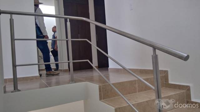 SE VENDE CASA NUEVA A 2 MINUTOS DE LA UNIVERSIDAD BONATERRA AL SUR