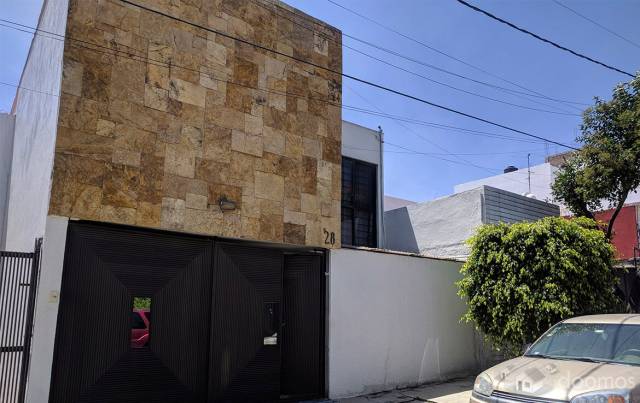 Casa en Venta en Tlalnepantla, Cerca de Mundo E.