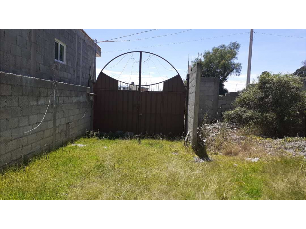 Lote cerca del centro vacacional  