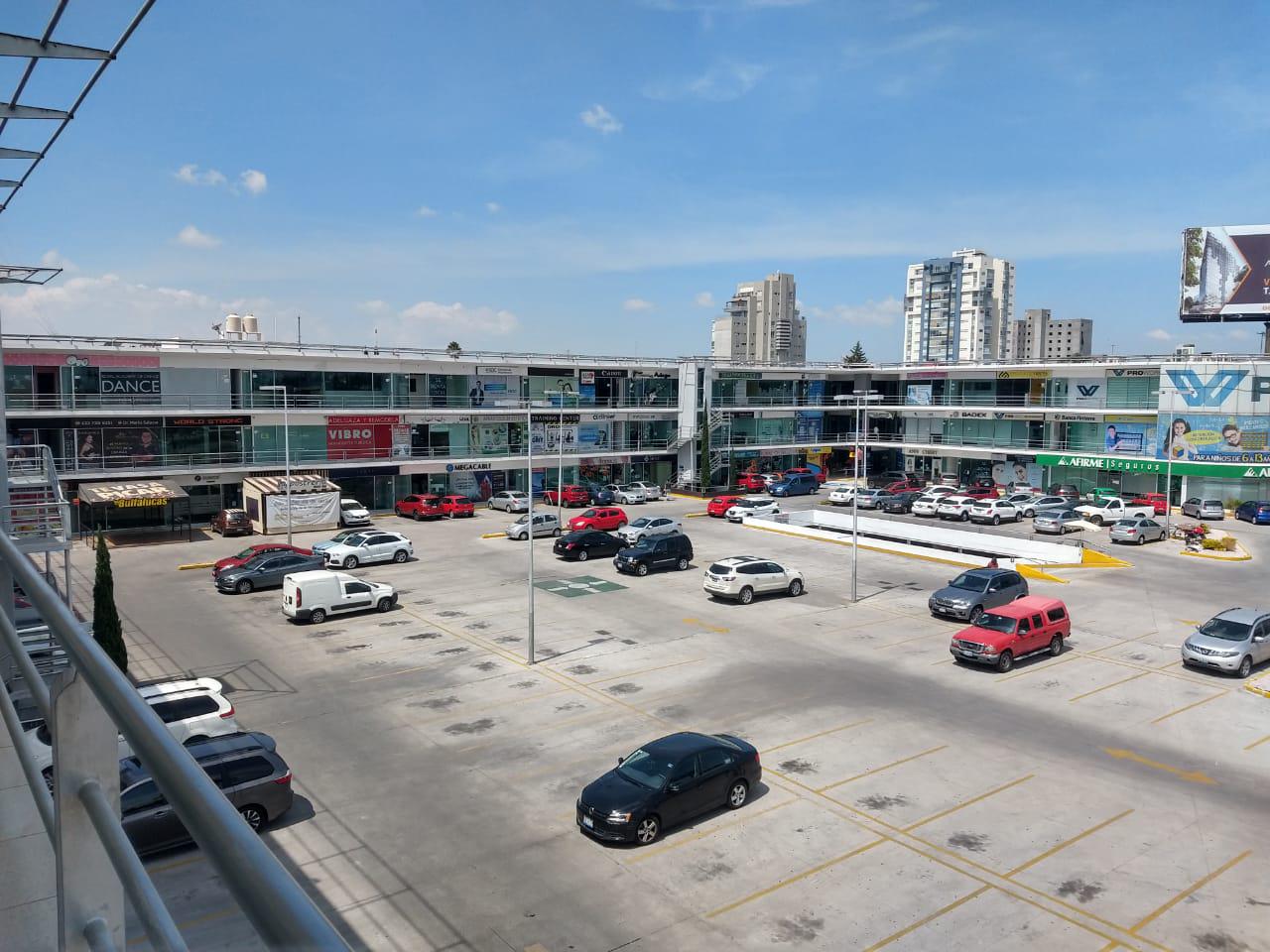 Local En Renta En Plaza Comercial Frente A Estrellas Del Sur