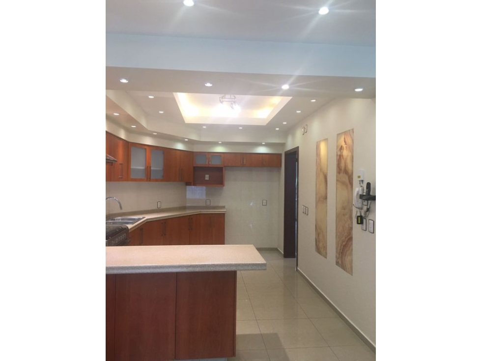 CASA EN VENTA ZONA PARQUE METROPOLITANO ZAPOPAN