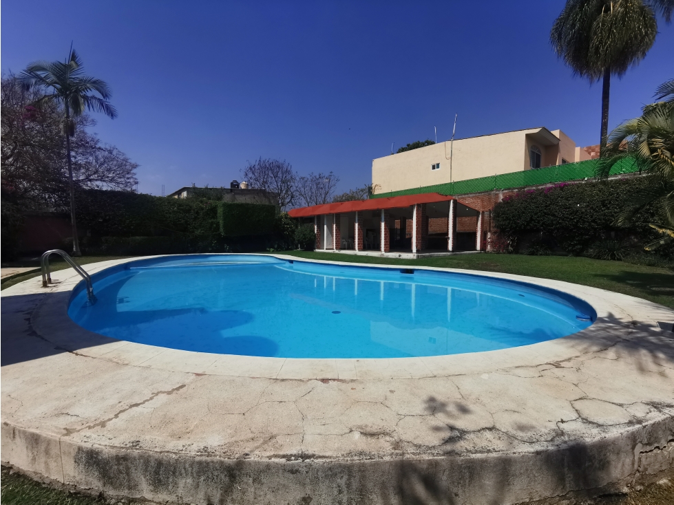 Casa en venta un nivel con alberca en Cuernavaca Acepto Créditos