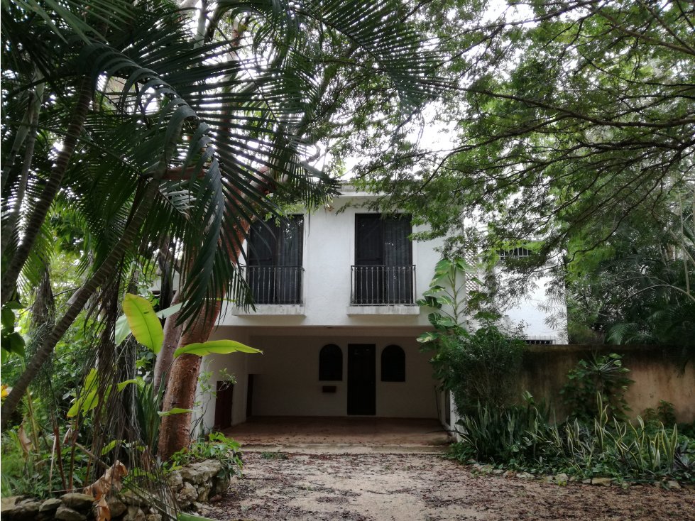 VENTA AMPLIA CASA CON DESNIVELES EN LA CEIBA