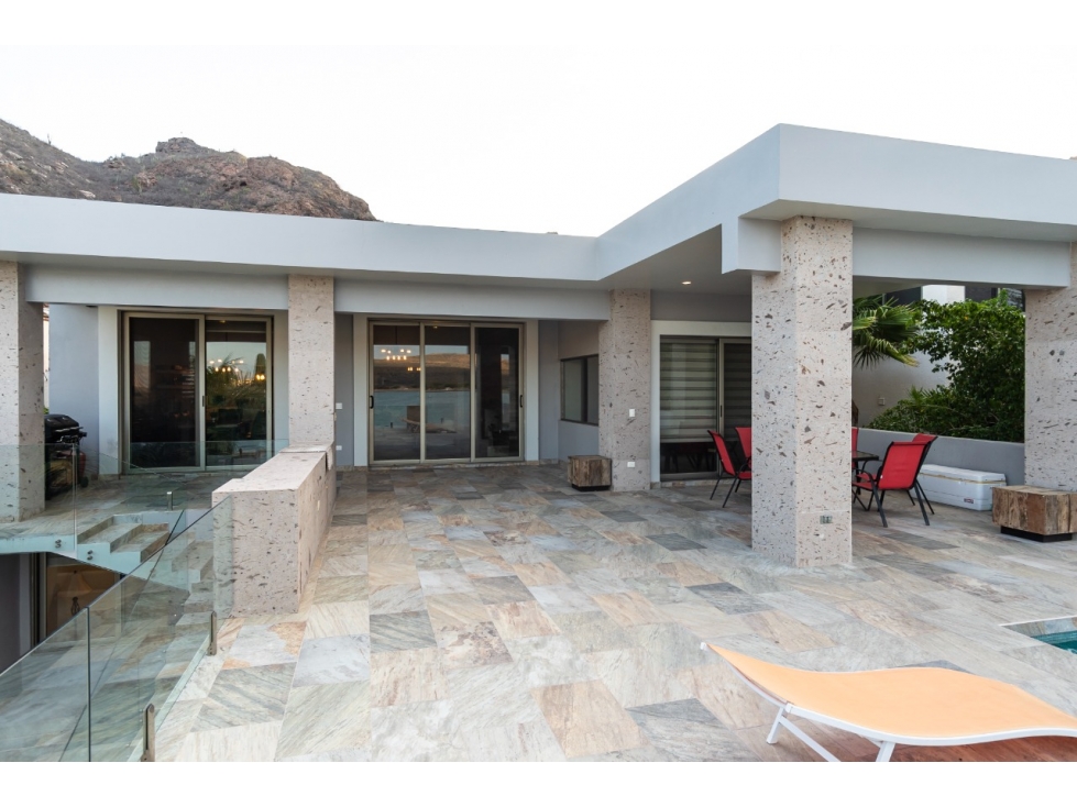 Casa en Venta en la Playa Sector Bahía San Carlos