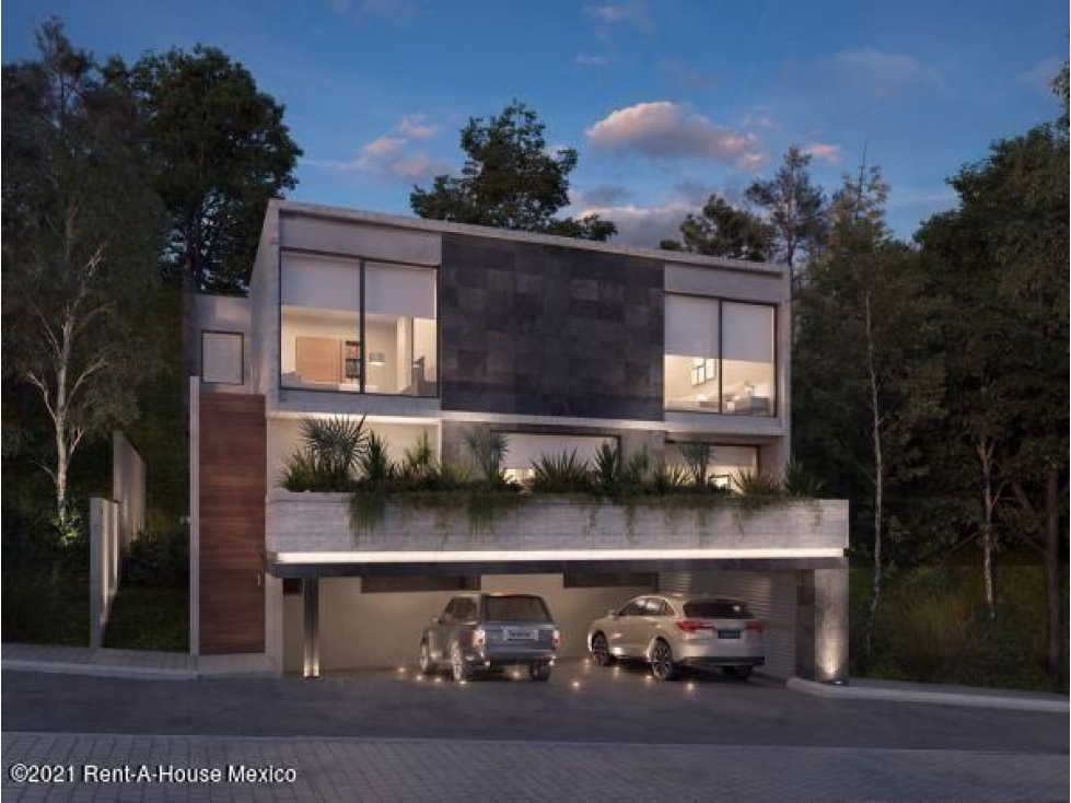 Amplia y Lujosa casa en venta en Bosque Real Huixquilucan M.E