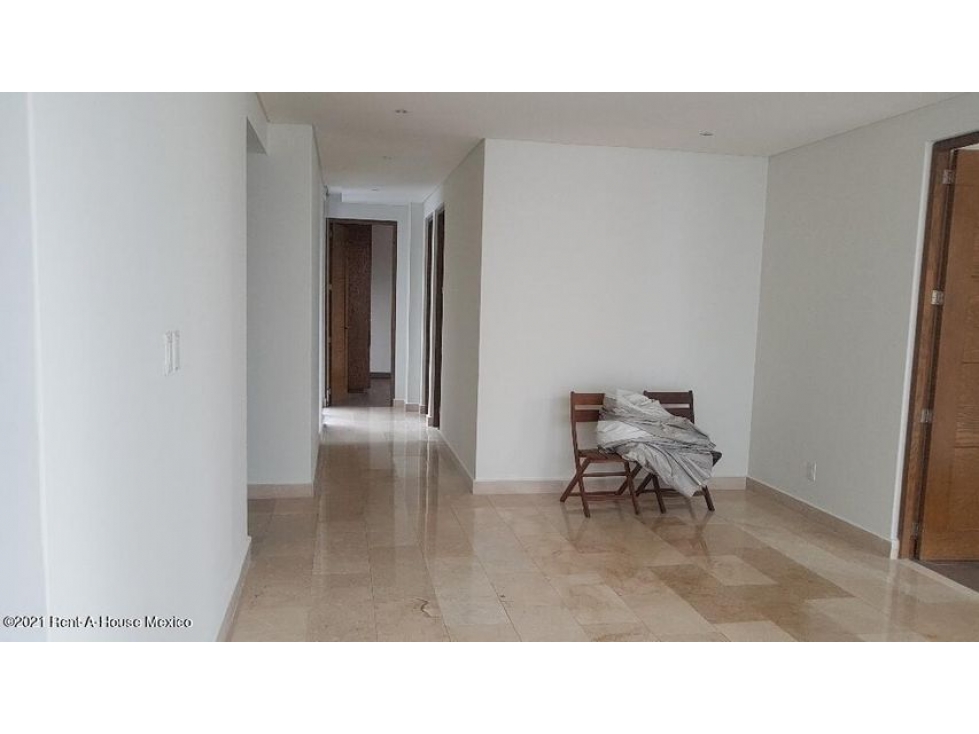 Los Alpes Depa Dúplex en venta de 3 recamaras, 2 baños y 2 cajones F.M