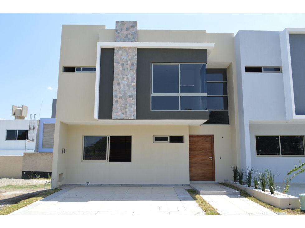 Casa con recamara en planta baja en Argenta Residencial
