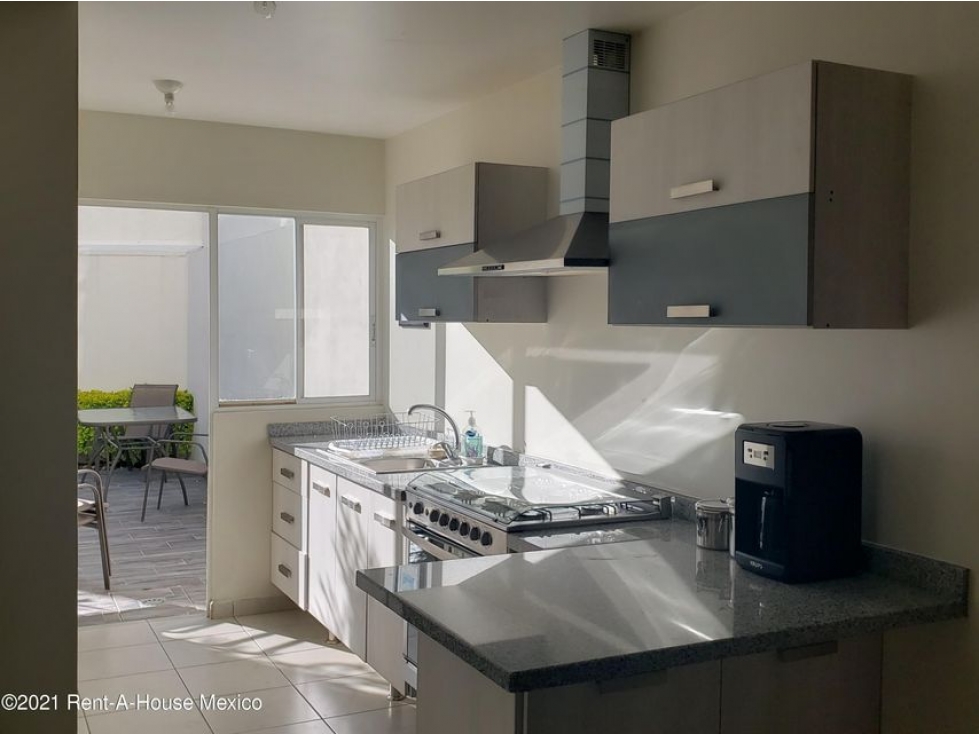Casa Amueblada en Renta - Condominio Privado en El Refugio