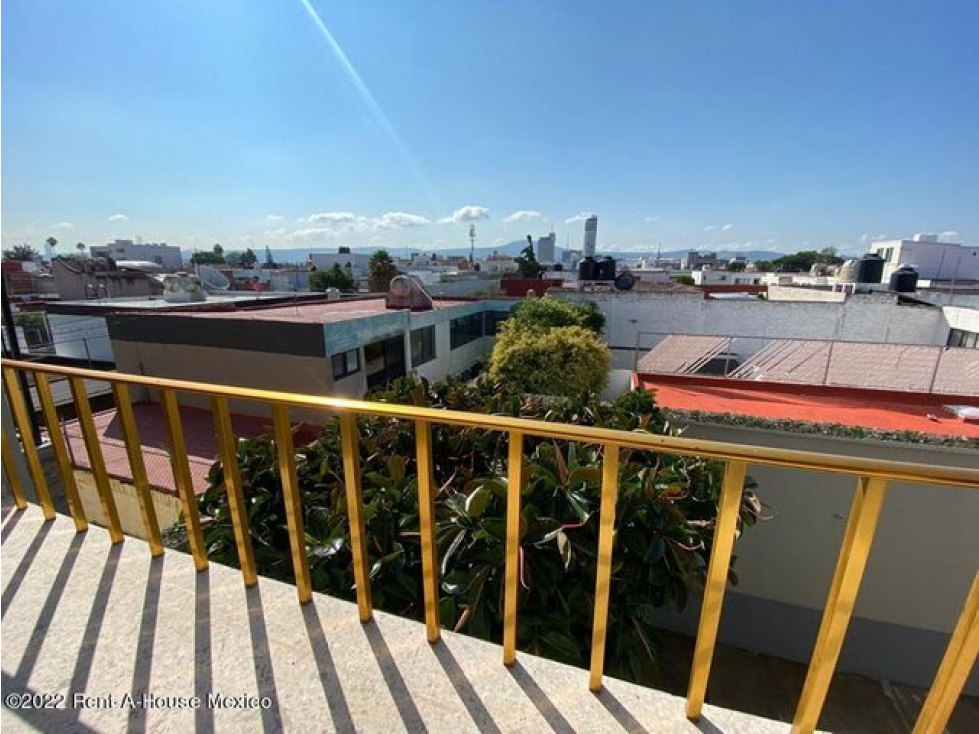 Centro, RENTA. Local comercial con recibidor
