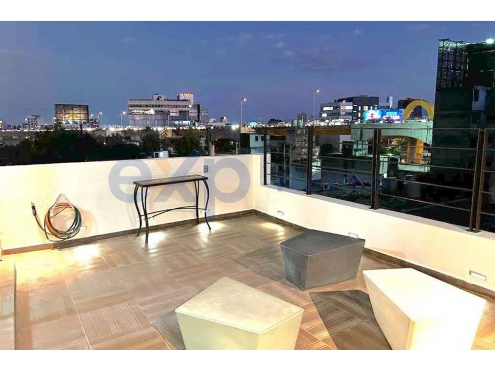Renta Departamento Penthouse 2 niveles 120 m2 20m de Roof Garden