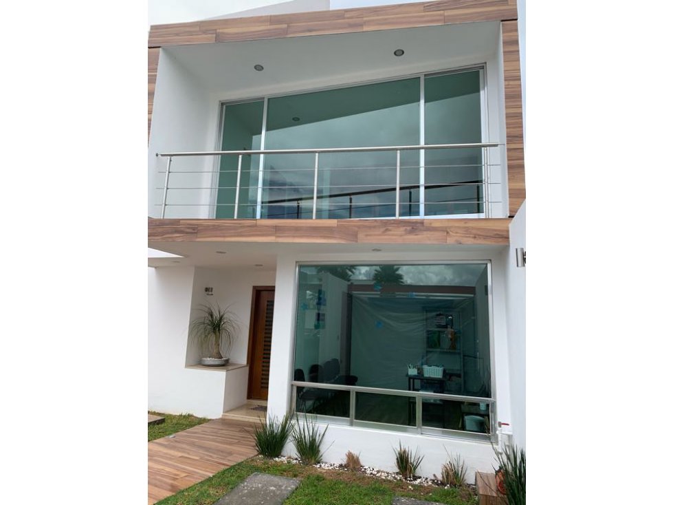 Venta/Renta casa nueva en zona plateada