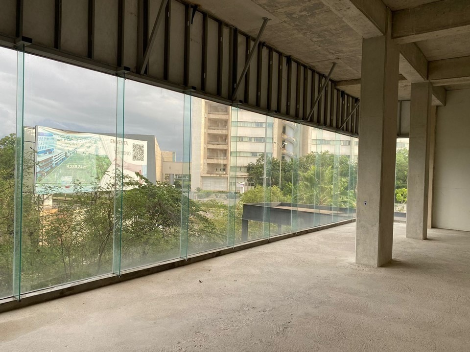 LOCAL COMERCIAL EN LUXUS