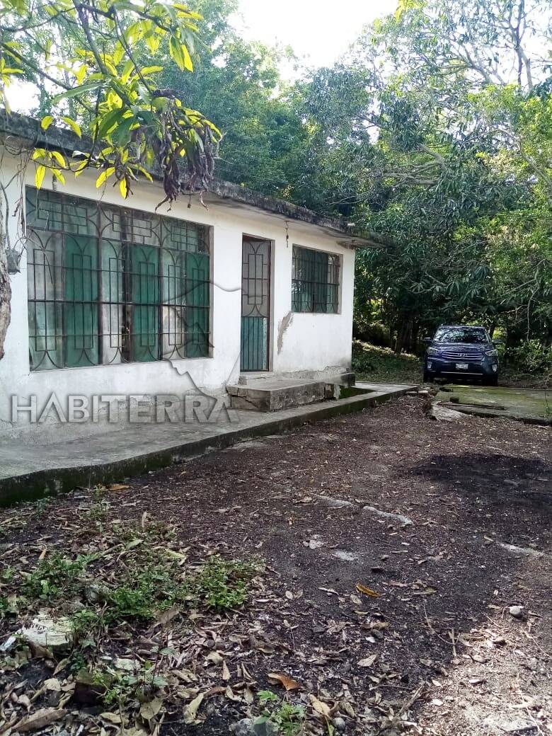 TERRENO EN VENTA CON CONTRUCCIÓN, EN LA COL. LA CURVA, CERRO AZUL, VER.