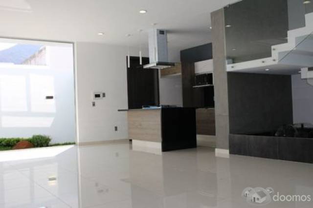 Casa en venta en senderos de monteverde a un costado de casa fuerte