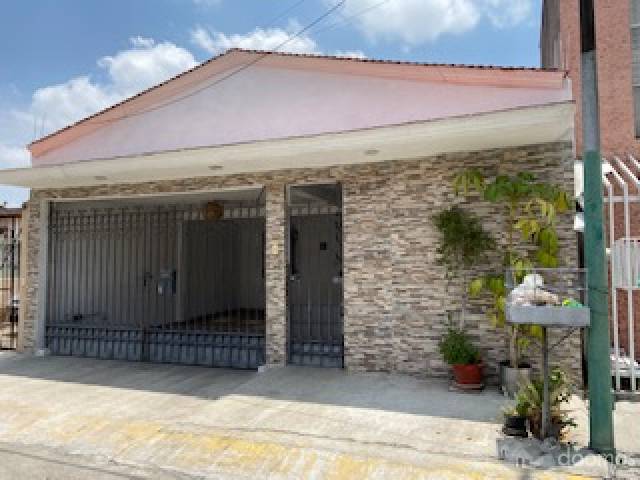 casa con consultorio en las alamedas