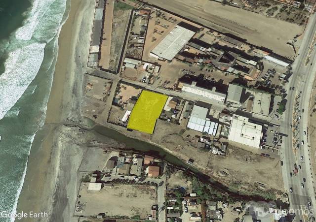 Venta de Terreno Comercial, Basso, Rosarito con predio de 2343m2