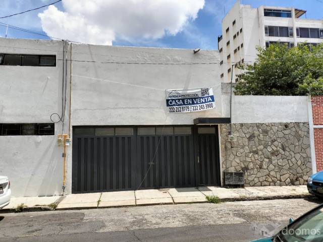 CASA EN VENTA EN PUEBLA EN COL. GABRIEL PASTOR, A DOS MINUTOS DEL COLEGIO AMERICA