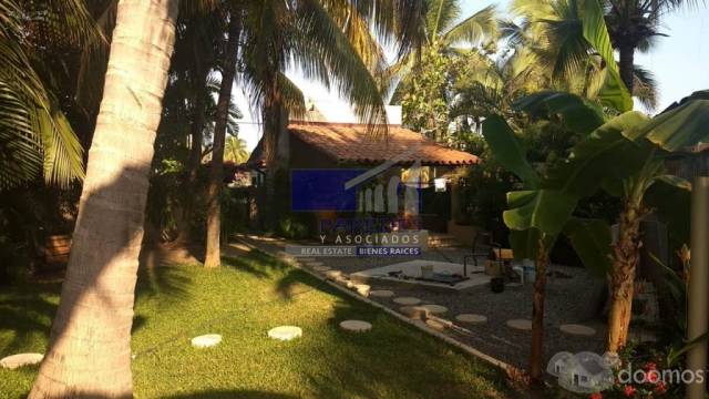 R301 Residencia con playa en venta  4 recamaras Barra de Potosi Zona Zihuatanejo