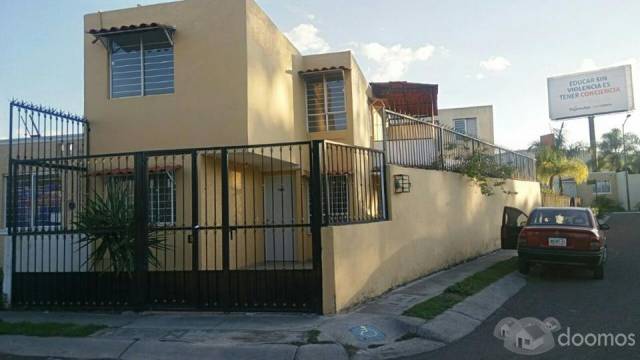 Casa en Venta en ESQUINA, Fracc Villas Terranova