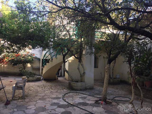 Casa de descanso ubicada a un costado de la laguna de Santa Lucia en Zapopan.