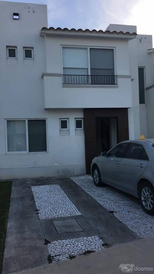 CASA EN RENTA PUERTA DE PIEDRA CELAYA