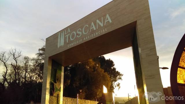 Lotes disponibles en 4ta privada Complejo Residencial La Toscana