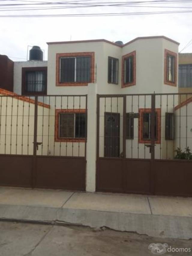 Se vende casa en Irapuato Gto. zona Plaza Cibeles