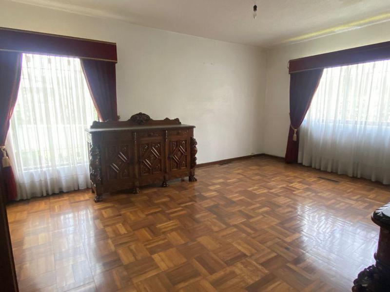 Se vende casa con Jardín en Lomas de Chapultepec.