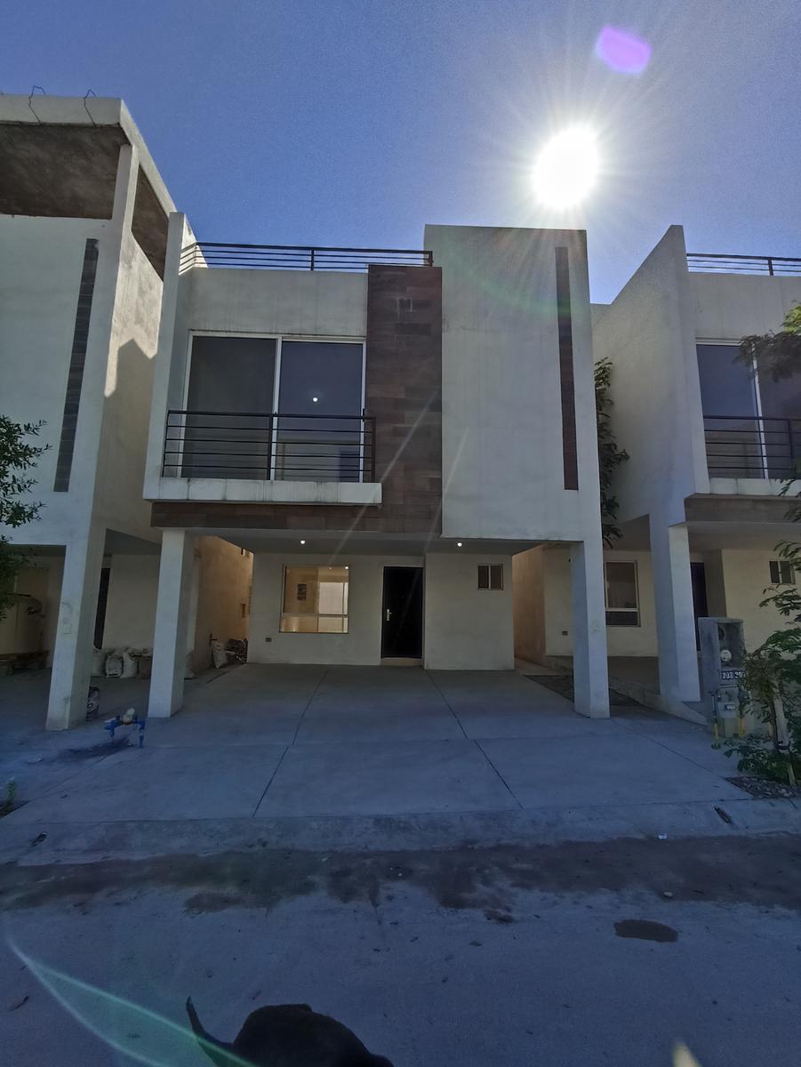 Casa en Venta en BRIANZZAS Residencial Cerrada Sirente, Escobedo, Nuevo León