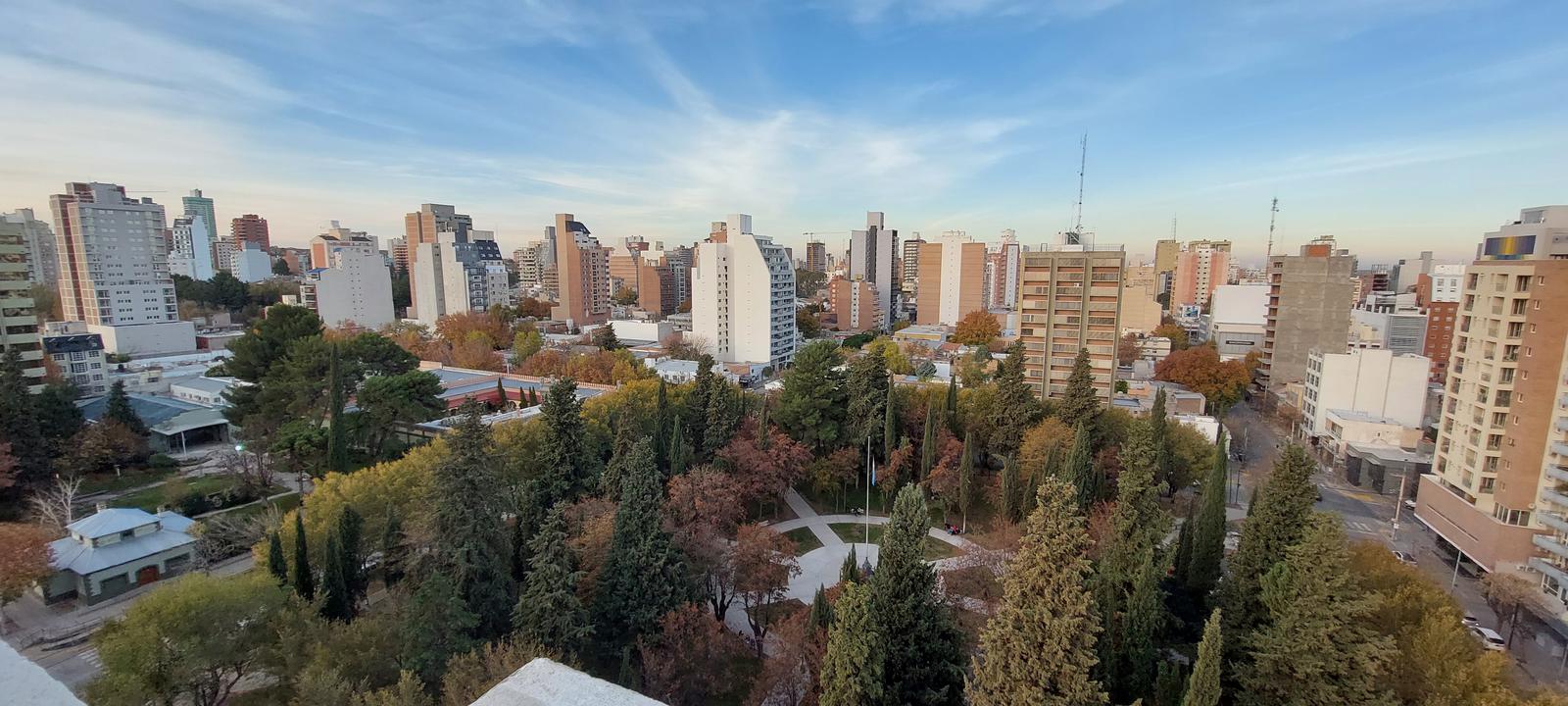 Departamentos de 1 y 2 Dormitorios con vista a la Plaza Roca