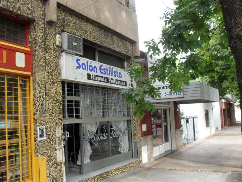 LOCAL En Venta En La Plata  30 e/50y51 (Nº911)