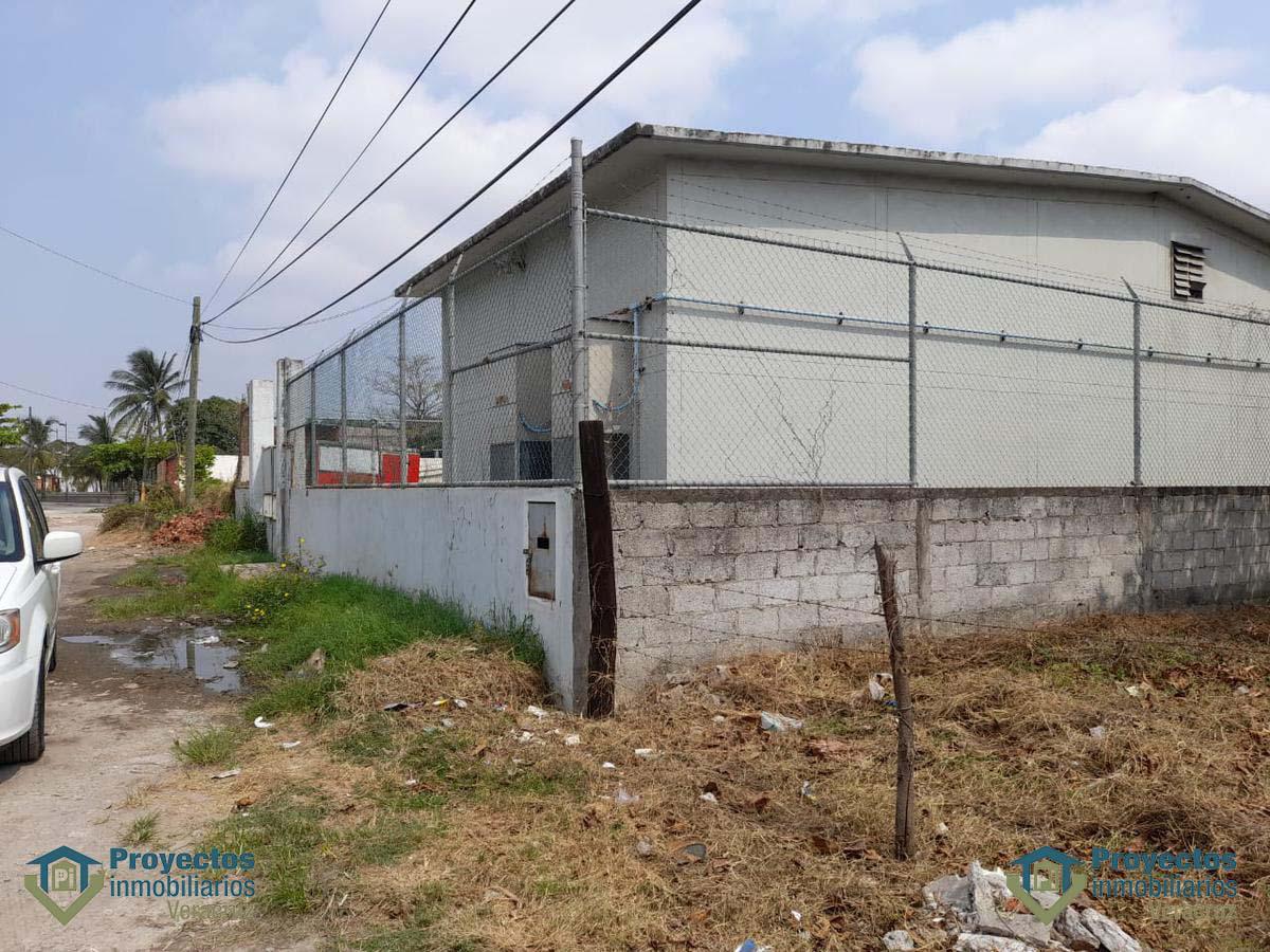 Se vende terreno de calle a calle en  colonia Las Amapolas Veracruz Ver