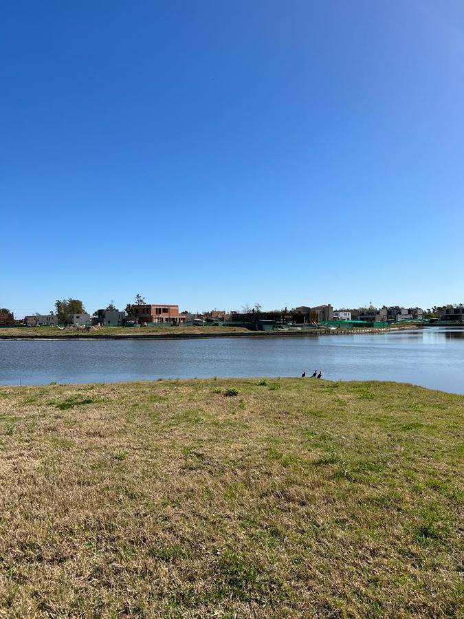 Lote en venta a la laguna en Laguna Grande -  Villa Nueva