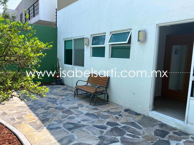 CASA EN RENTA EN LOMAS DE JURIQUILLA