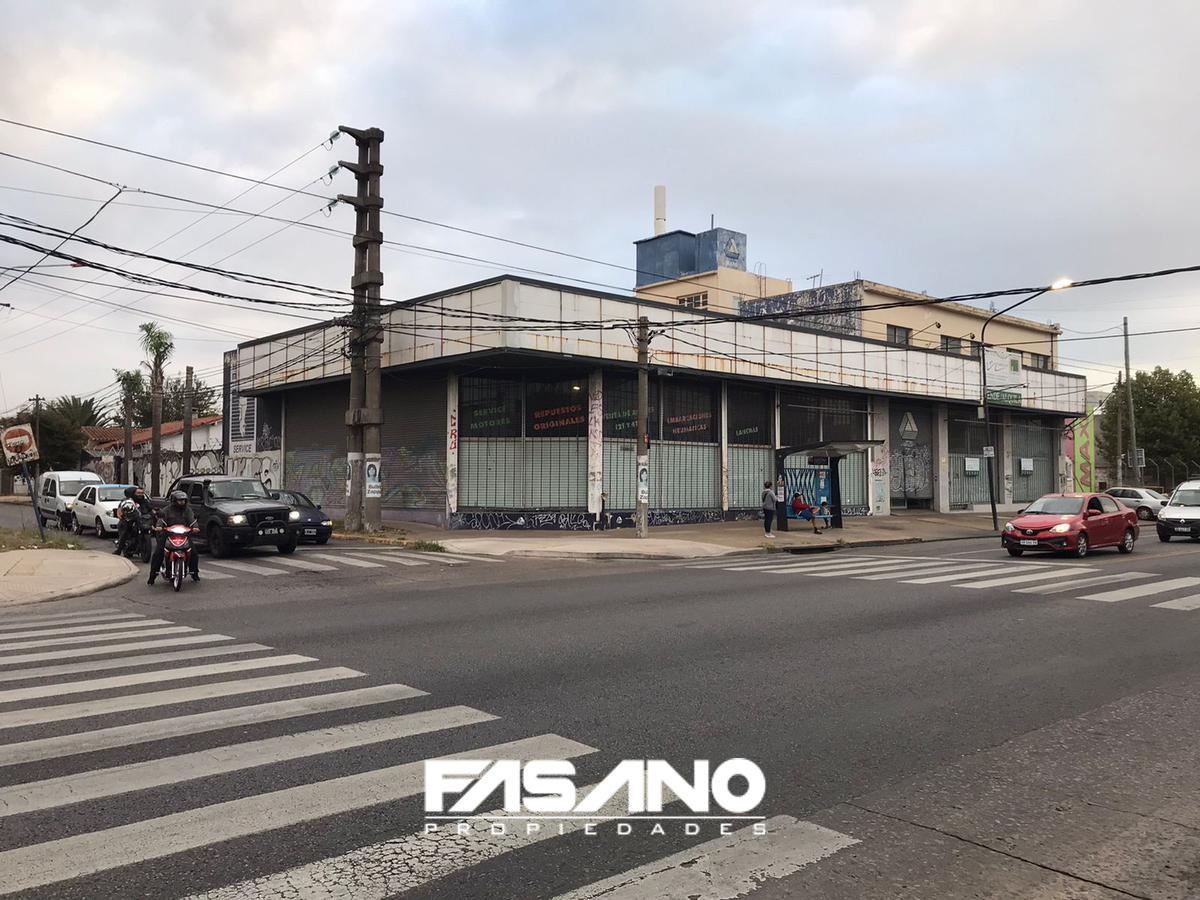 EDIFICIO COMERCIAL EN VENTA EN CASTELAR