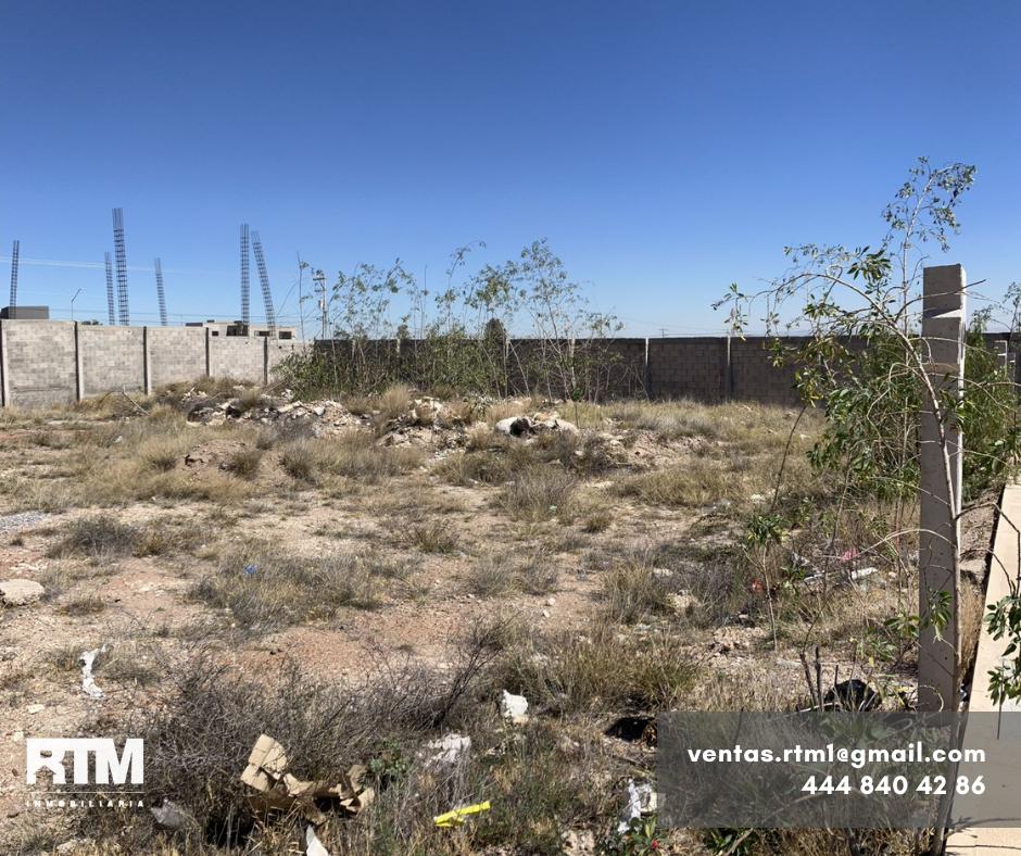 Se vende terreno en privada por la entrada de Fuerteventura en La Lomita