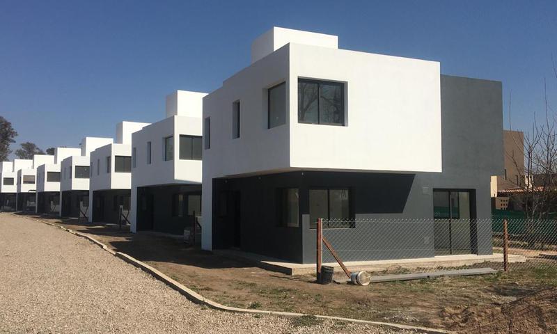 Housing Con Seguridad - Zona Valle Escondido - 3 Dorm - CON RENTA