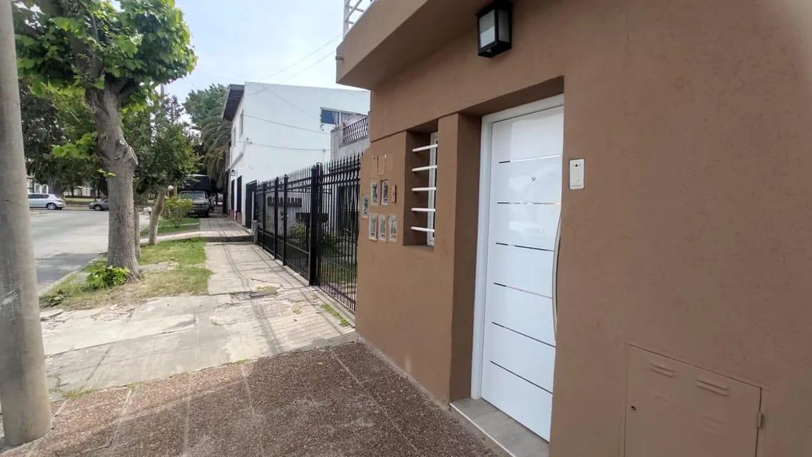 Venta Casa PH 3 ambientes - Ciudad Jardin Del Palomar/Moron - PERMUTA