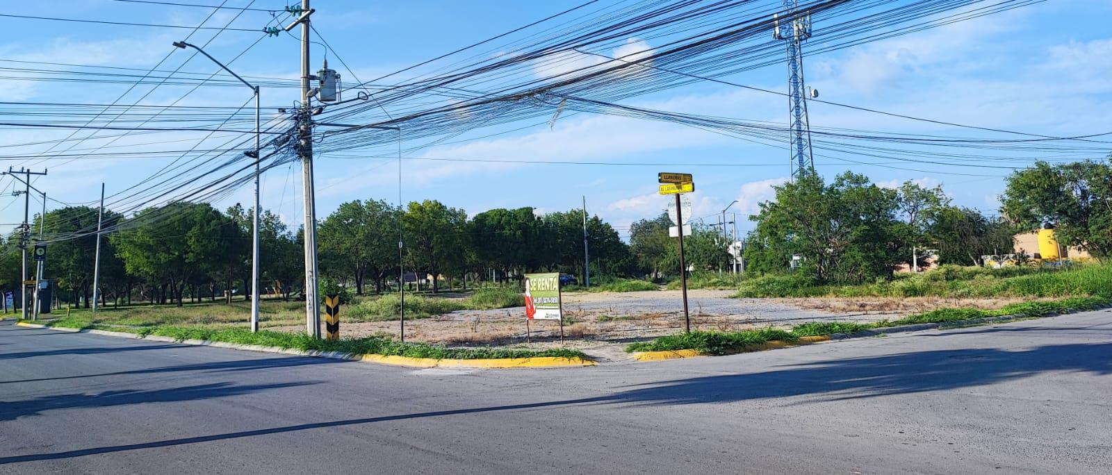 Terreno en Renta en Av. Palmas con Calle Llanuras