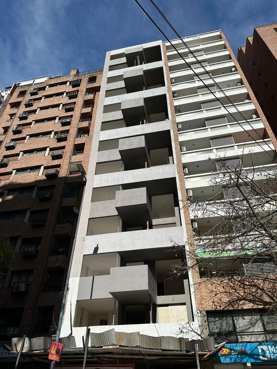 Duplex 1 dorm y medio en Estrada casi Buenos Aires