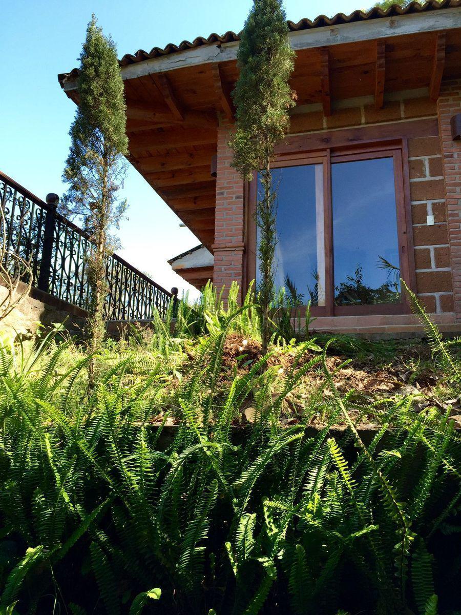 CASA EN VENTA EN VALLE DE BRAVO