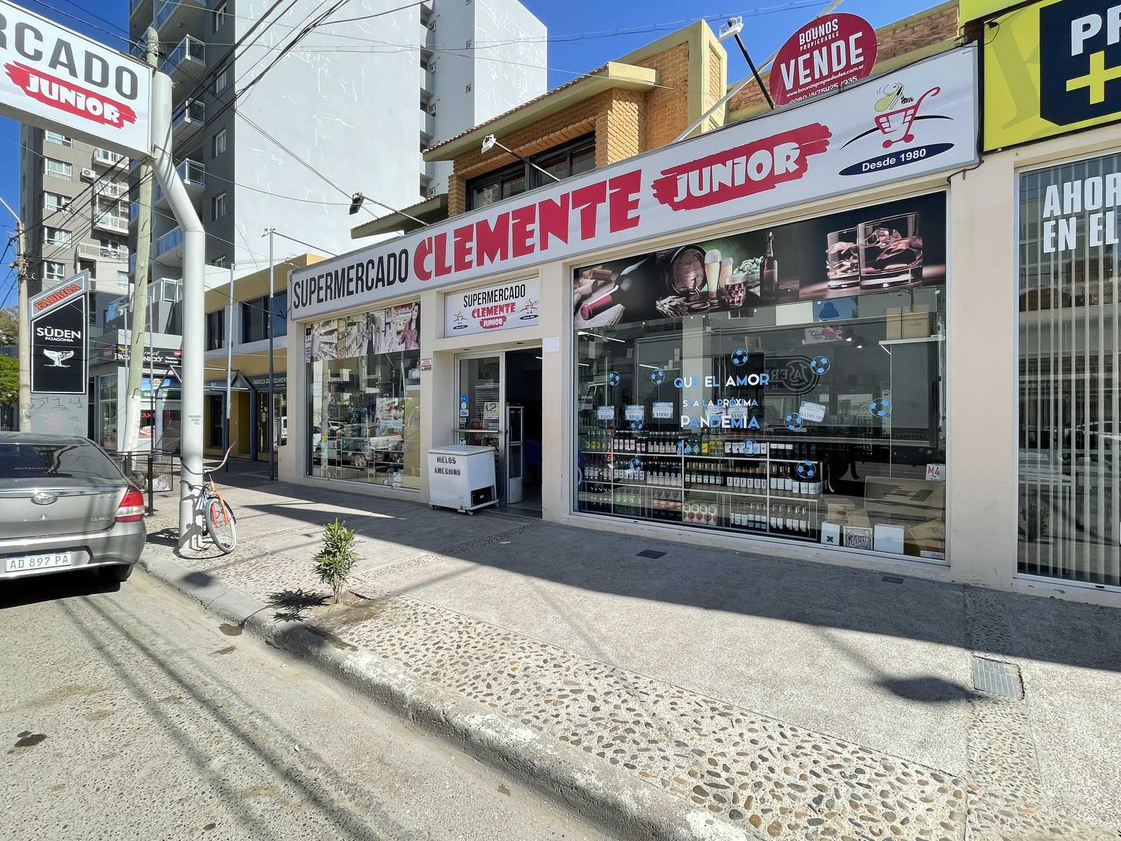 Local comercial sobre Avenida en Puerto Madryn