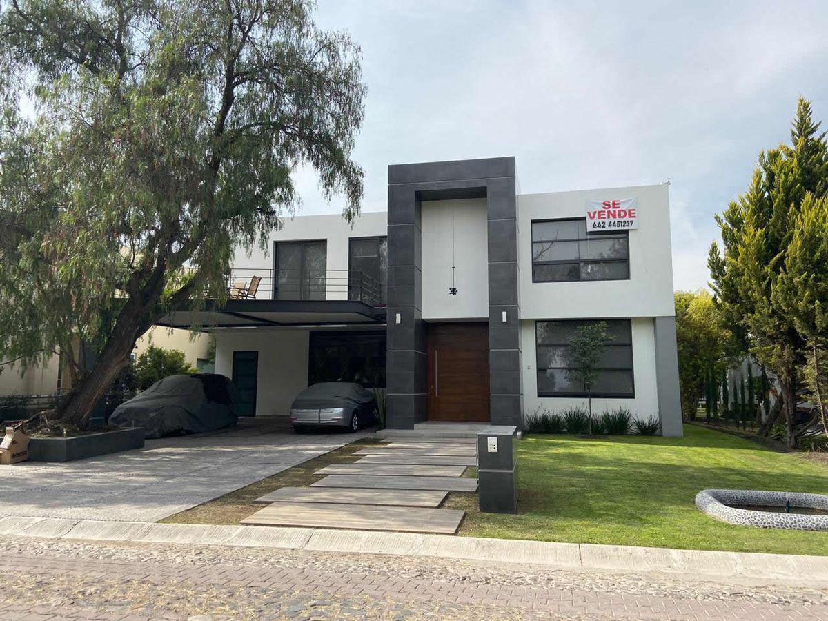 Se Vende Residencia en Balvanera con Loft Aparte para Visitas, T.1000 m2