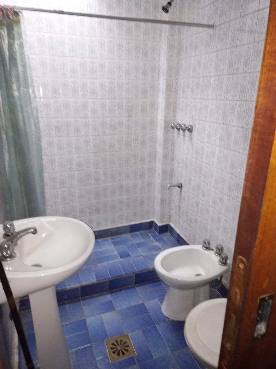 Casa en venta - 2 Dormitorios 1 Baño - Cochera - 362Mts2 - Quilmes