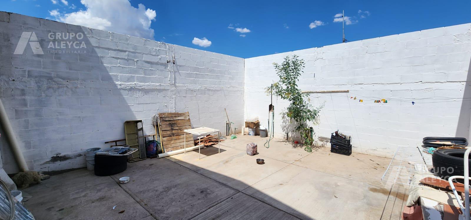 Casa en  Laderas San Guillermo Con Recamara en Planta Baja