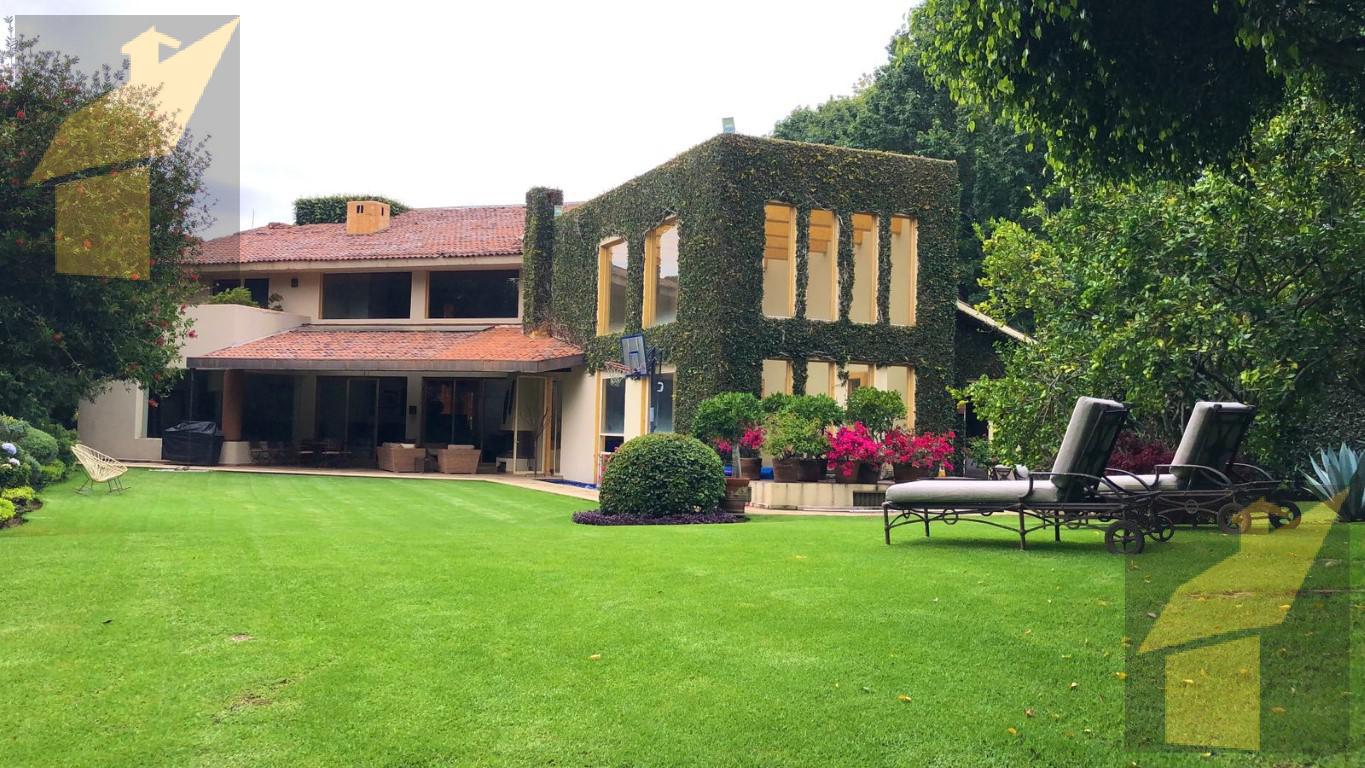 CASA EN VENTA EN ESQUINA EN EL PARAISO DEL CLUB DE GOLF MALINALCO, PUEBLO MÁGICO