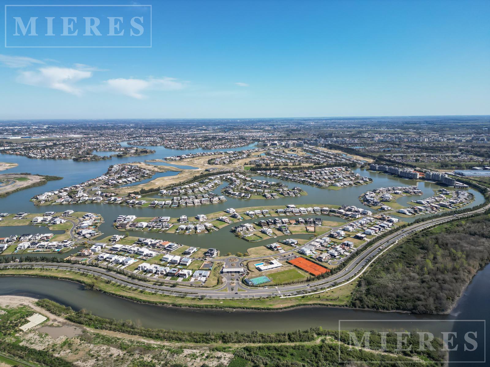 Excelente lote al agua en venta con financiación - Barrio Virazón, Nordelta.