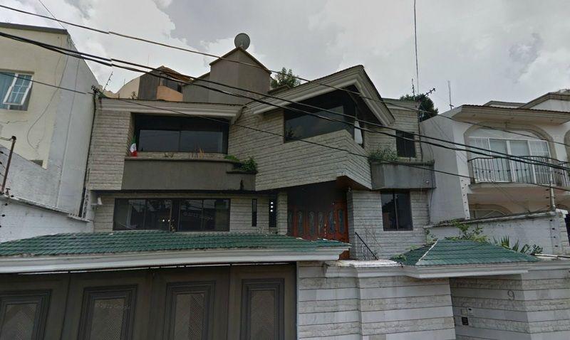 Remate - Casa Sola Residencial en Venta en   Fraccionamiento Lomas de Tecamachalco Sección Bosques I y II, Huixquilucan, Estado de México - AUT806